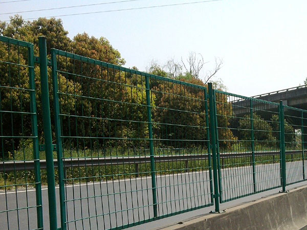 高速公路护栏