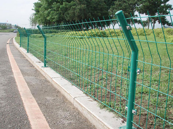 高速公路护栏图片2
